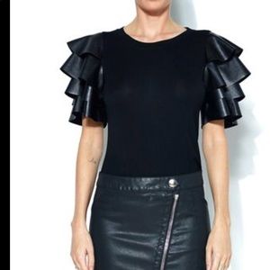 NWT Ina leather tee size small mustard